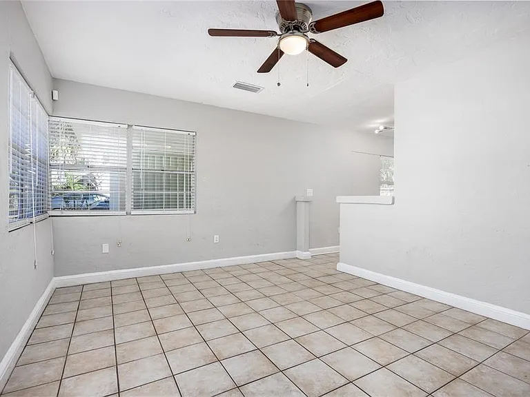 319 NW 16th Ave — Photo 14