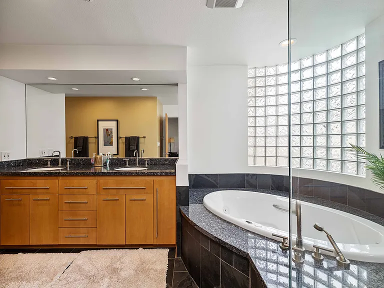 452 Marine Pl — Photo 23