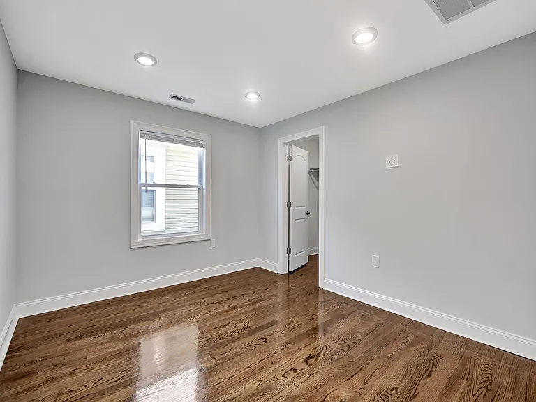 126 N 15th St #2 — Photo 11