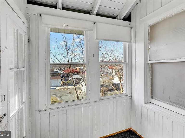 516 S 5th St — Photo 14