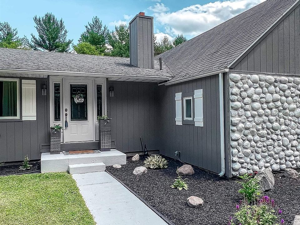 18244 Roosevelt Rd, South Bend, IN 46614 MLS 202311895 Zillow