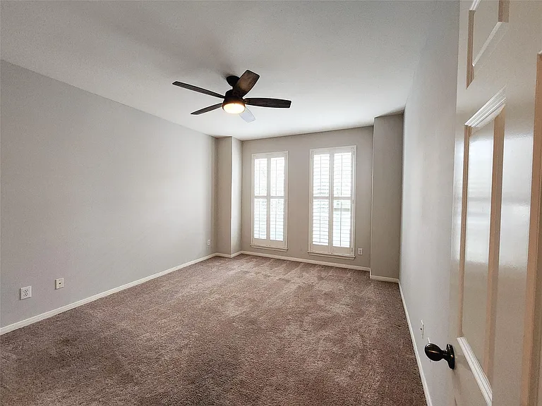 2637 W Dallas St — Photo 4