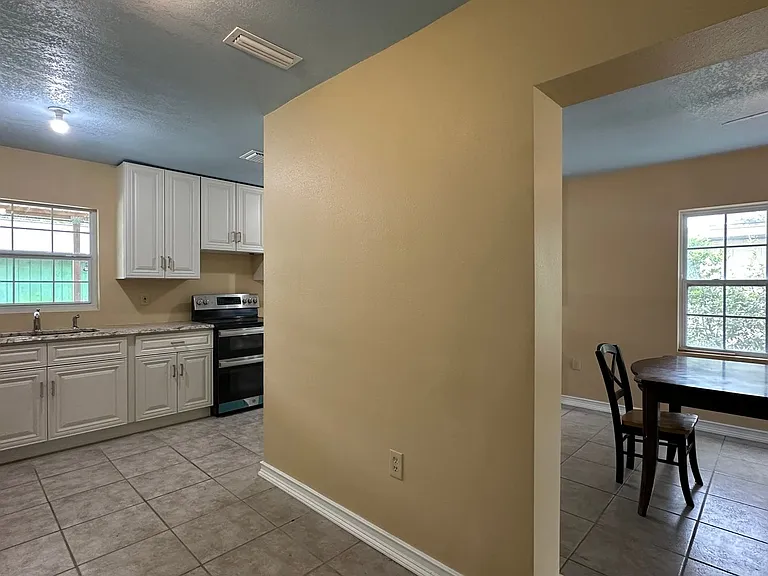 261 Caldwell St — Photo 34