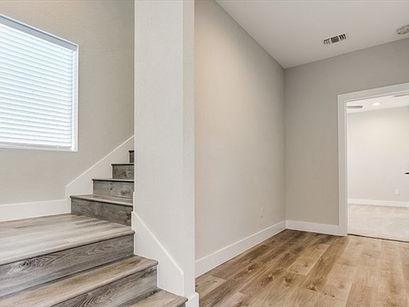 5th image of 1618 W Lawndale Dr #1