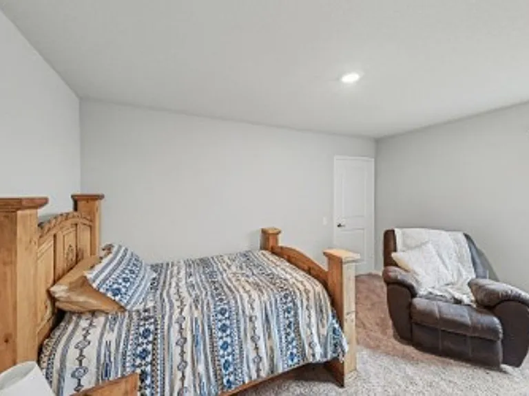13450 Ashworth Blvd — Photo 12