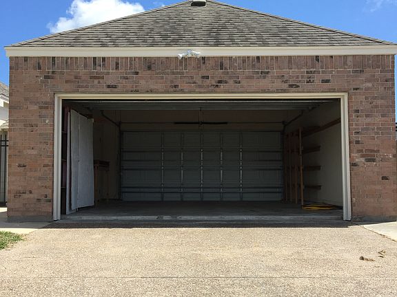 Easy access to back yard