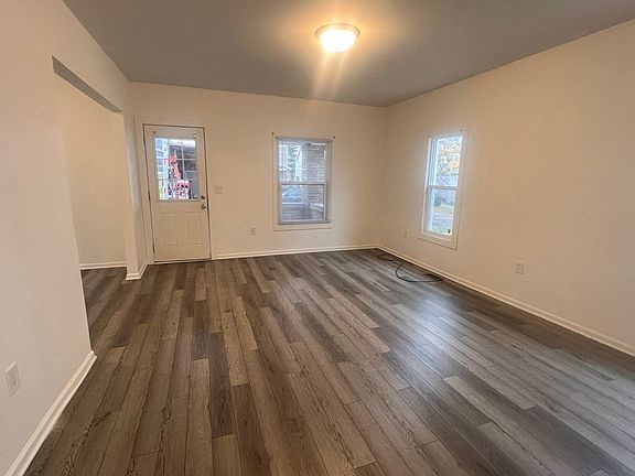 3rd image of 463 Emerald Ave NE