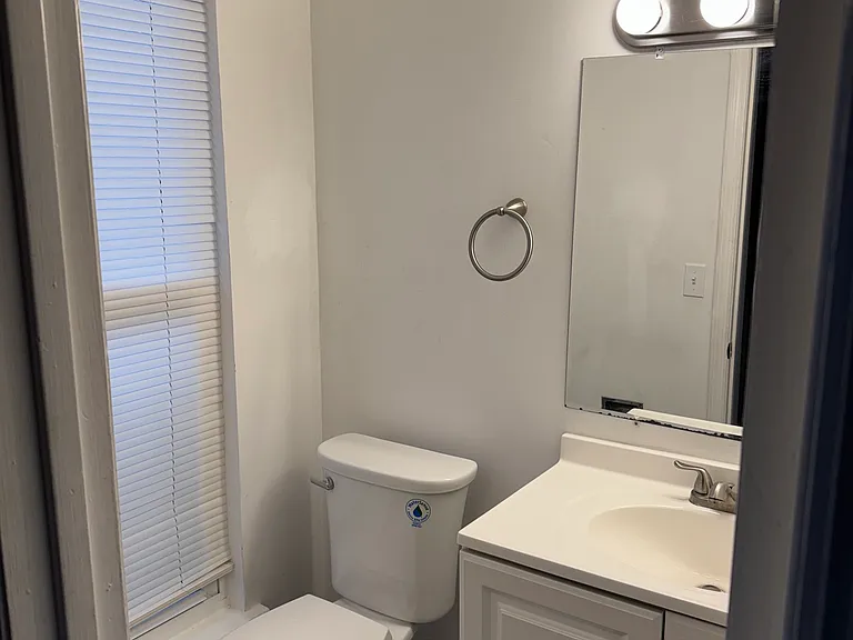 1401 Stratton Place Dr #B — Photo 4