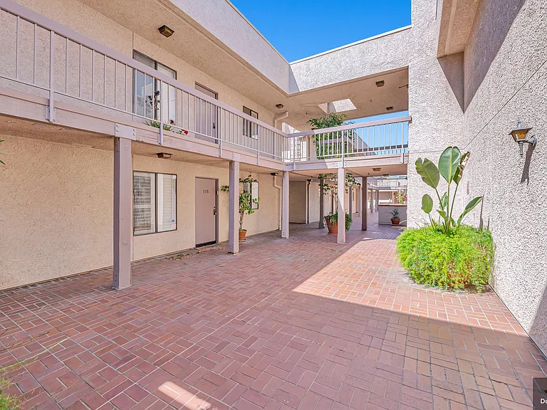 15215 Magnolia Blvd #130 — Photo 8