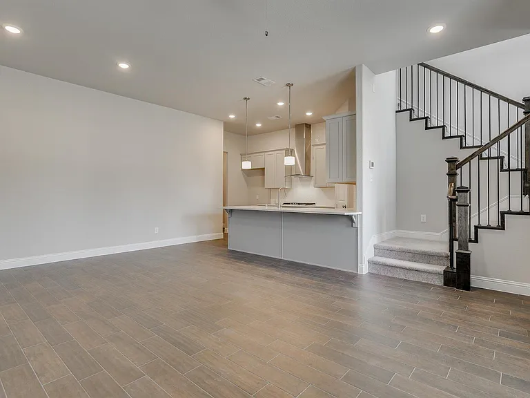 2225 Apex Dr — Photo 8