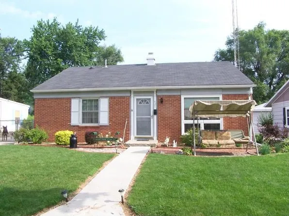 427 April Ln, Adrian, MI 49221