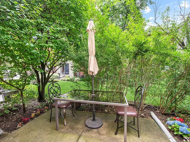 1745 Melise Dr — Photo 23