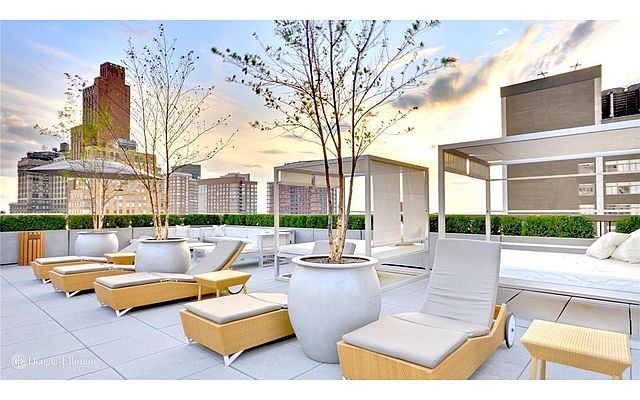 Rented by Douglas Elliman | $3,600