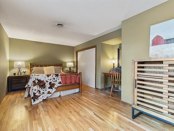4th image of 2105 Pendar Ln