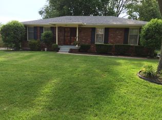 4104 Cottagehill Rd, Jeffersontown, KY 40299
