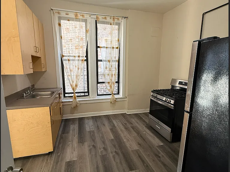 1641 S California Ave #2R — Photo 3