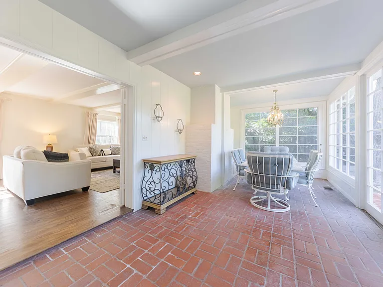 2150 S El Molino Ave — Photo 16