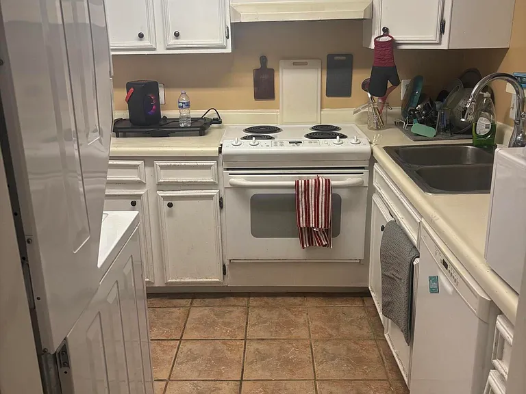 1312 Dulles Dr #D — Photo 7