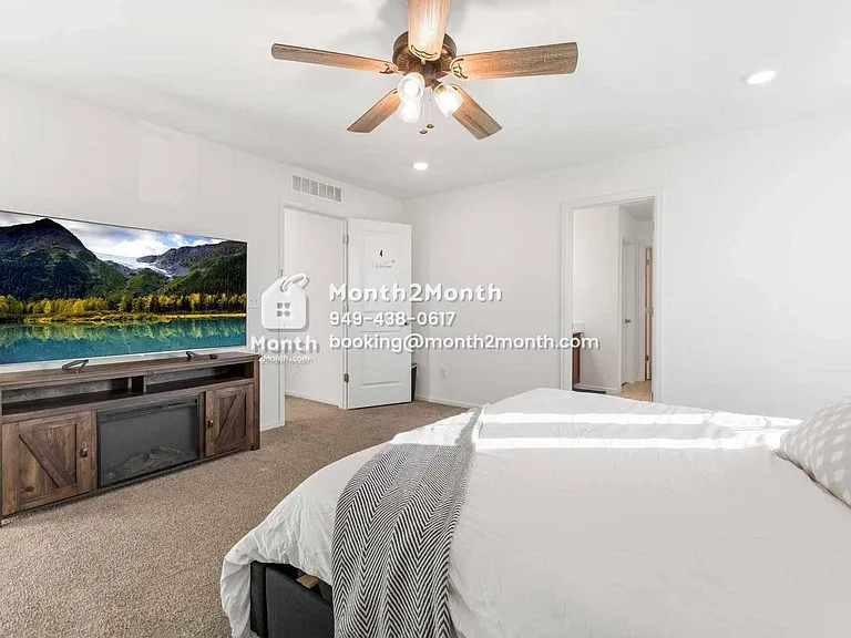 5947 N Orleans St — Photo 15