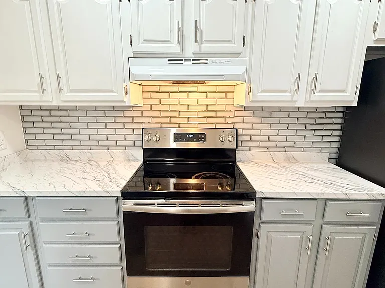 30 Ursinus Ave — Photo 6