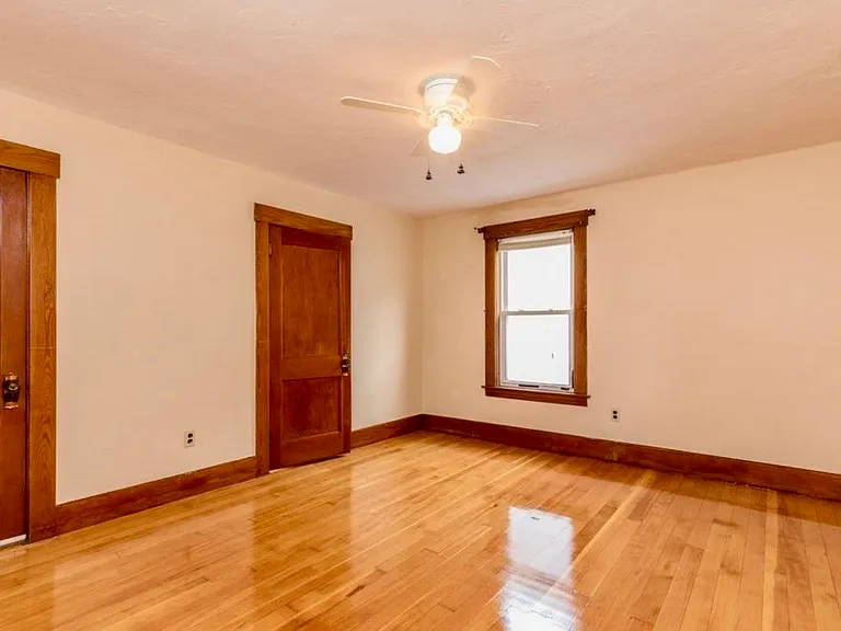 53-55 Nichols St #4 — Photo 3