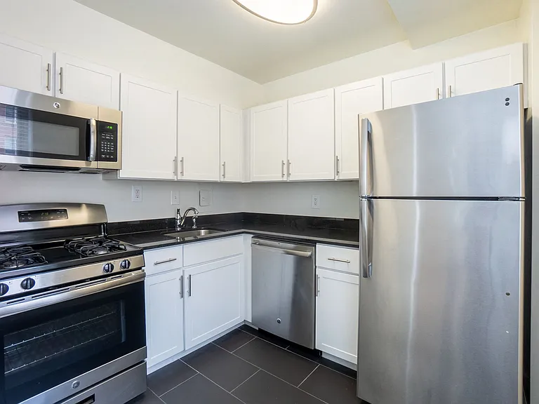 Cleveland House — Photo 15