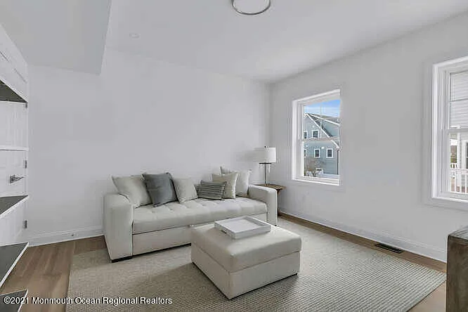 916 Ocean Ave #WEEKLY PRICE — Photo 21