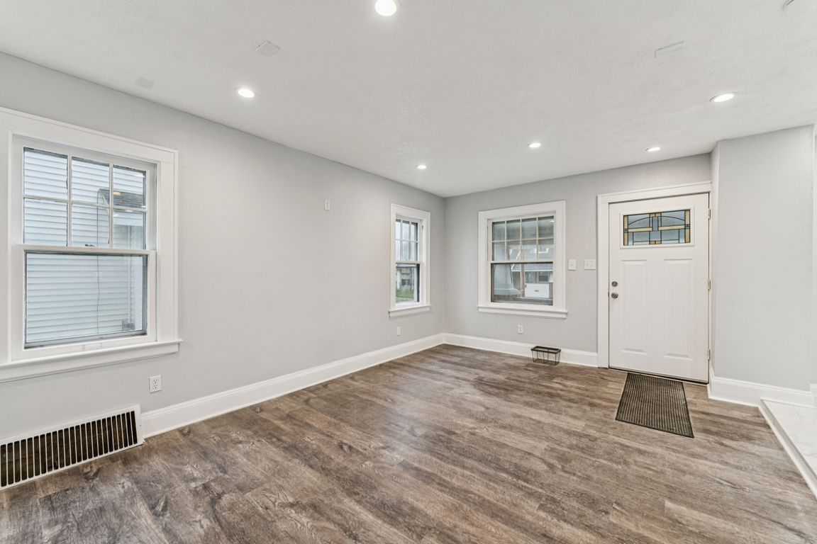 next background image