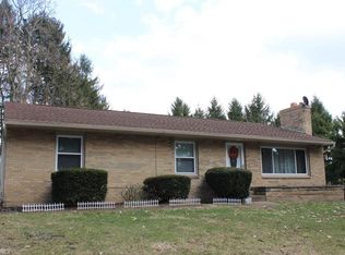 4621 Pinecrest Dr, Akron, OH 44321