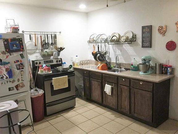 2nd image of 4932 Yuma Ave