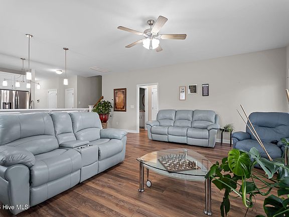 5th image of 105 Riviera Court