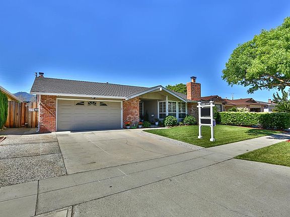 3rd image of 1054 Fleetwood Dr
