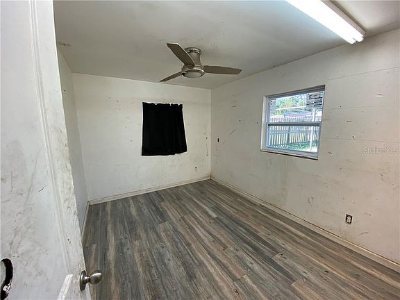 4th image of 314 N Powers Dr