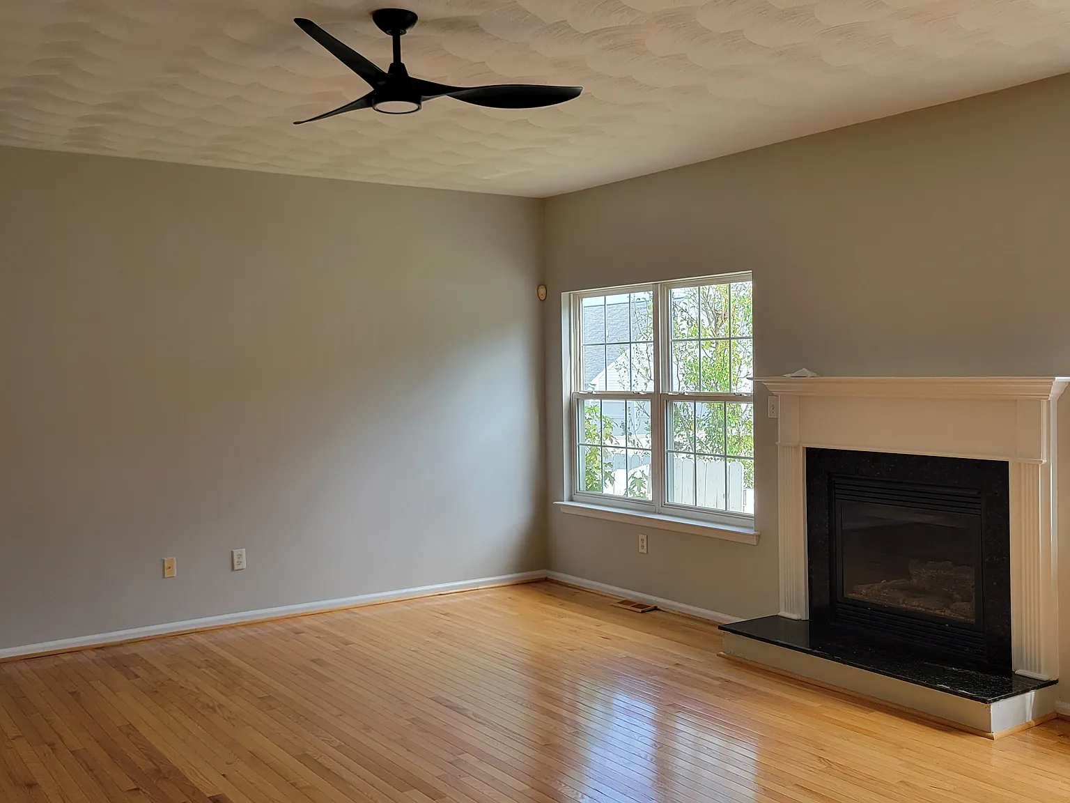 4 bed, 2.5 bath, 2548 sqft, $3,200 — Photo 4