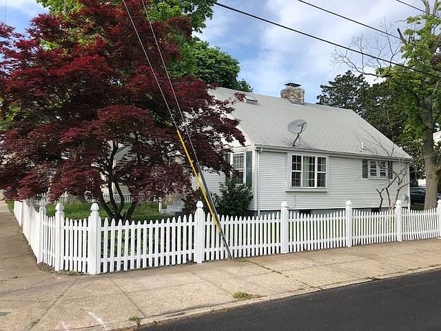 2nd image of 31 Grand Ave
