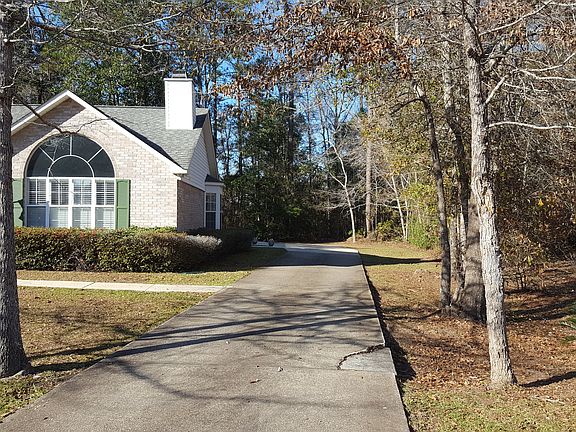FRONT DRIVEWAY
