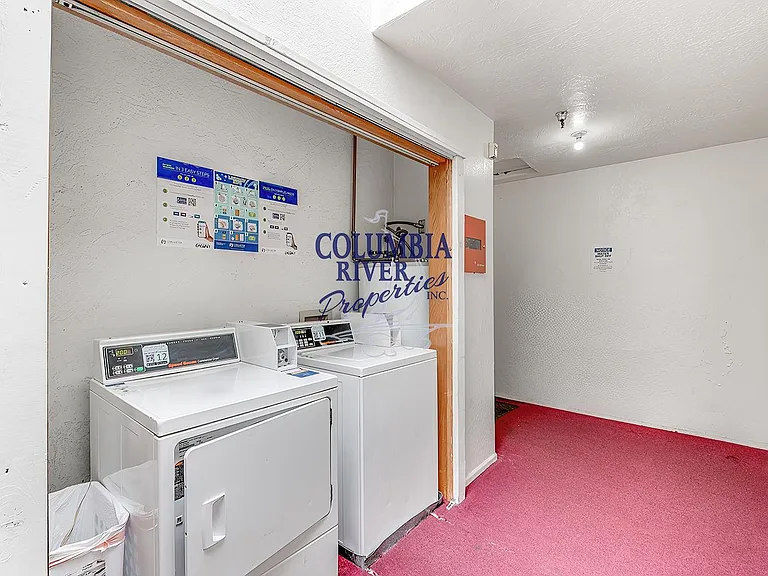 1236 Commerce Ave #B — Photo 6