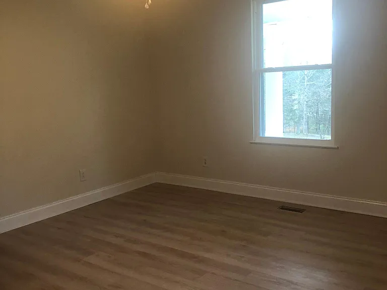 1225 York Rd NE — Photo 12