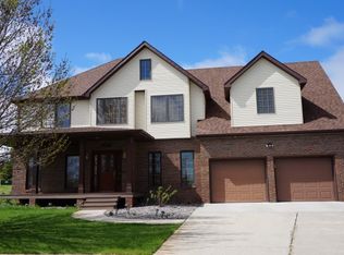 905 Lloyd Ct, Wayne, NE 68787