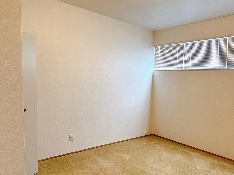2215 Broadway St — Photo 14