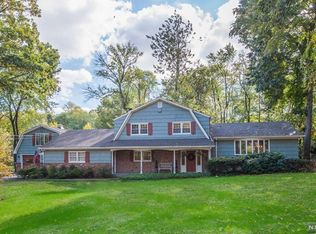 680 Knollwood Rd, Franklin Lakes, NJ 07417