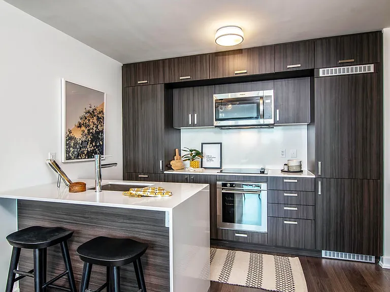 18 Erskine Ave — Photo 43