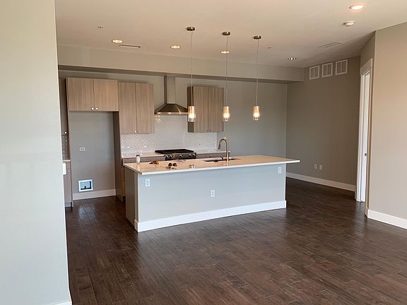 Kitchen/living area
