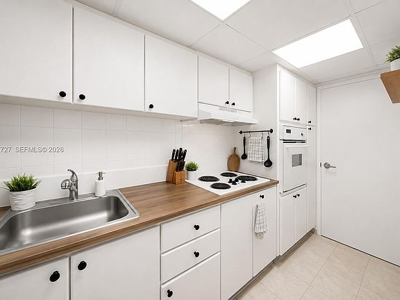 4th image of 1200 West Ave #Penthouse 11