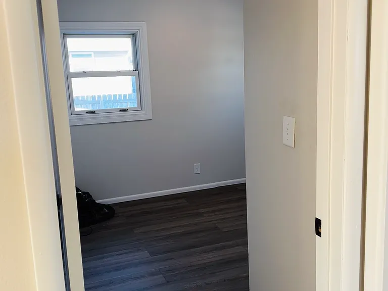 59 Fleetwood Rd NW — Photo 28