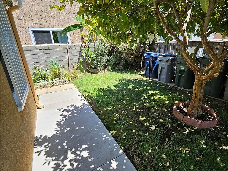 14914 S Denker Ave #1 — Photo 10