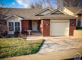 5826 SW Sterling Ln, Topeka, KS 66604