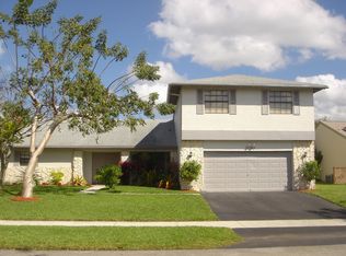 1050 Cumberland Ter, Davie, FL 33325