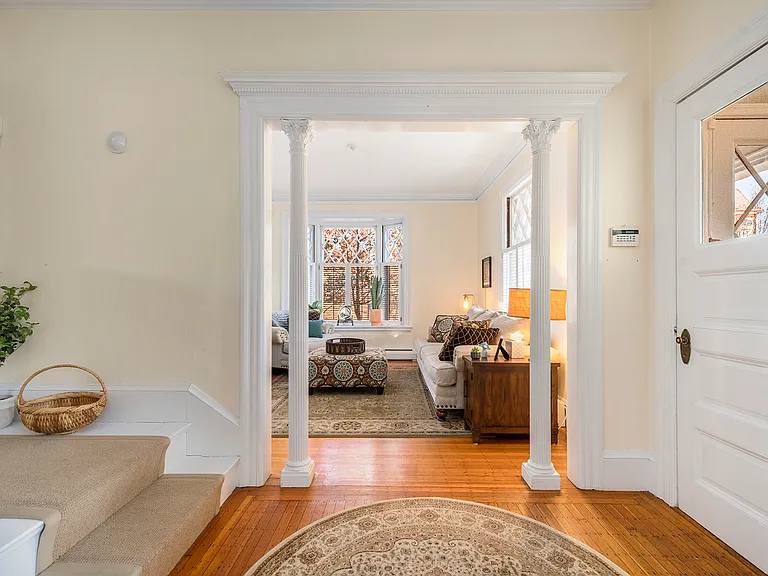 Main Level Entry/ Stair