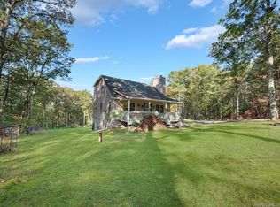 55 Ozeriany Rd, Barryville, NY 12719